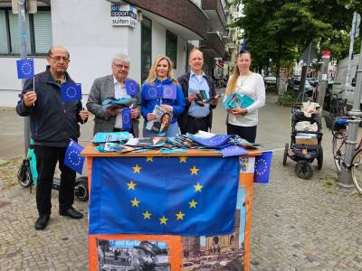 Kristina Wagner
Aldona Niemczyk
hamis moshiri
JOACHIM DESENS